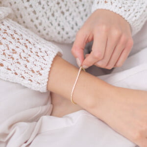 Pulsera-circones-infinitos-enchape-en-oro-details2