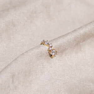 Ear-cuff-irregular-circones-baño-en-oro-2