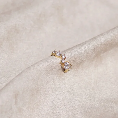Ear-cuff-irregular-circones-baño-en-oro-2