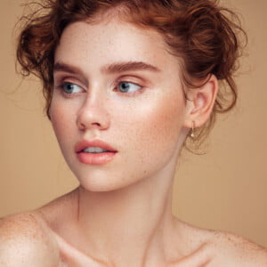 Mini-candongas-circones-+-perla-enchape-en-oro